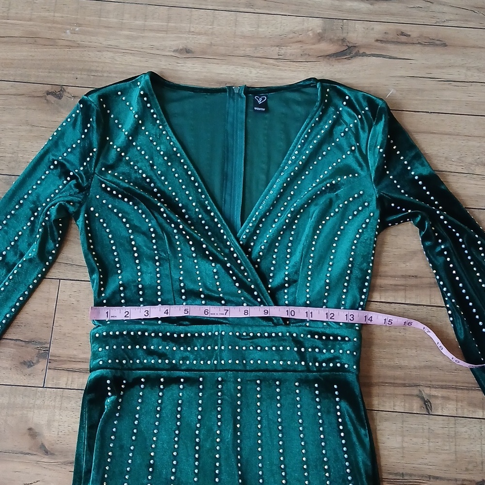 Windsor Elegant Emerald Green Beaded  V-Neck Long Sleeve Evening Gown. Size S - Picture 16 of 17